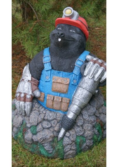 Садовая фигура - декоративная крышка люка "Крот"